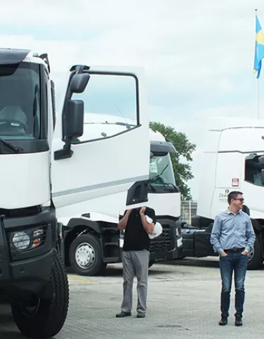 KAMION GODINE 2015. I NOVI „GRAĐEVINAC“ RENAULT K SERIJE NA DANU OTVORENIH VRATA