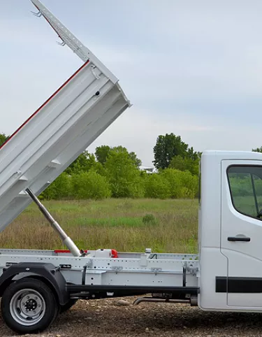 RENAULT TRUCKS MASTER SA JPM KIPER NADGRADNJOM U PONUDI PO SISTEMU „SPREMAN ZA VOŽNJU“