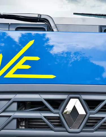 RENAULT TRUCKS I GRUPACIJA RAVE ISPORUČILI ERBASU ŠEST VOZILA SA EURO VI MOTORIMA NA BIODIZEL